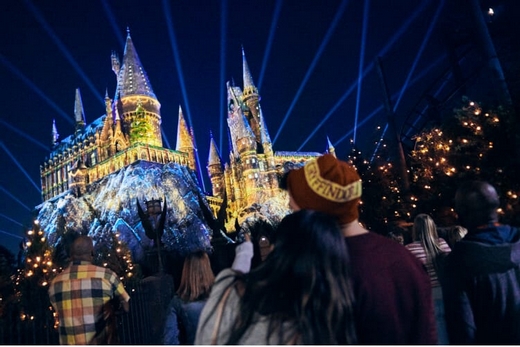 Christmas in the Wizarding World of Harry Potter™